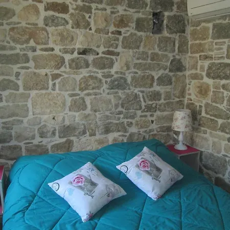 Maison d'hôtes N&m - Diocletians Palace 3*