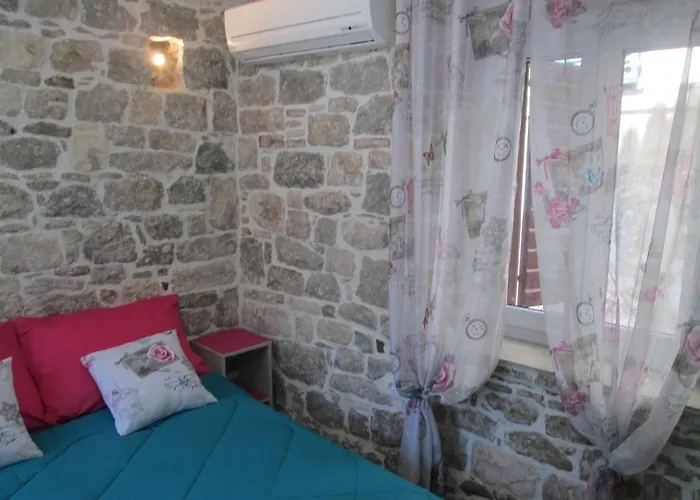 N&m - Diocletians Palace ゲストハウス