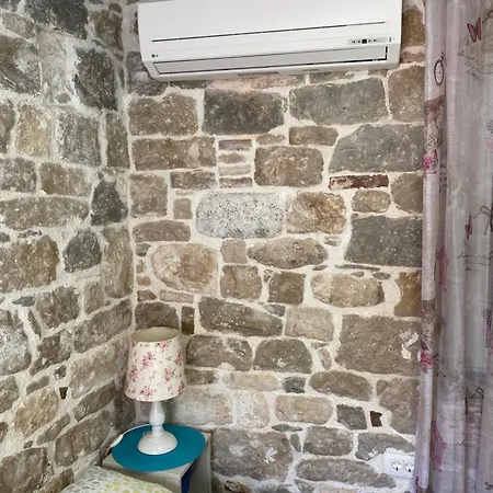 N&m - Diocletians Palace בית הארחה ספליט