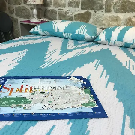 N&m - Diocletians Palace בית הארחה ספליט