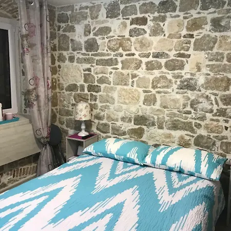 N&m - Diocletians Palace ספליט