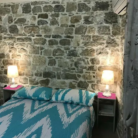 N&m - Diocletians Palace בית הארחה 3*