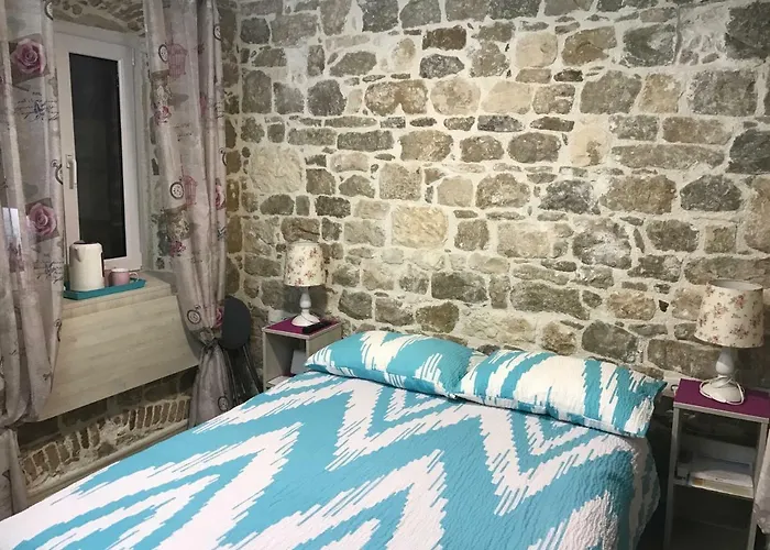 N&m - Diocletians Palace ספליט