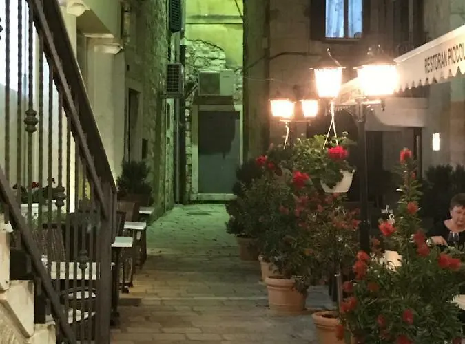 N&m - Diocletians Palace בית הארחה 3*