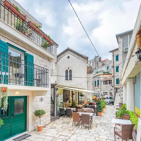 N&m - Diocletians Palace